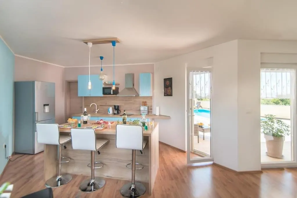 Traumhafte Villa **** Meerblick Und Pool Galizana 0*,  Croatia