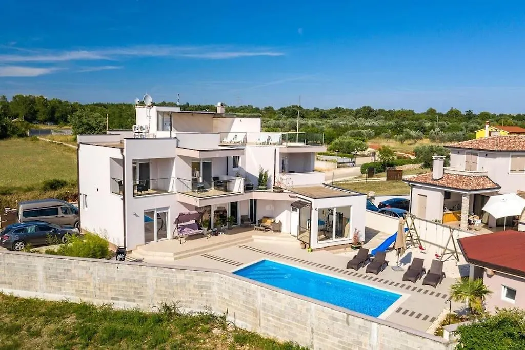Traumhafte Villa **** Meerblick Und Pool Galižana 0*,  Croacia